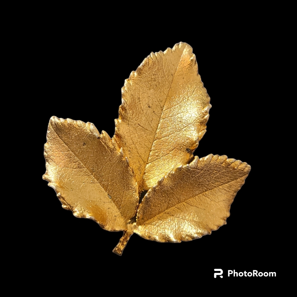 Vintage Gold Tone Rose Leaves Brooch